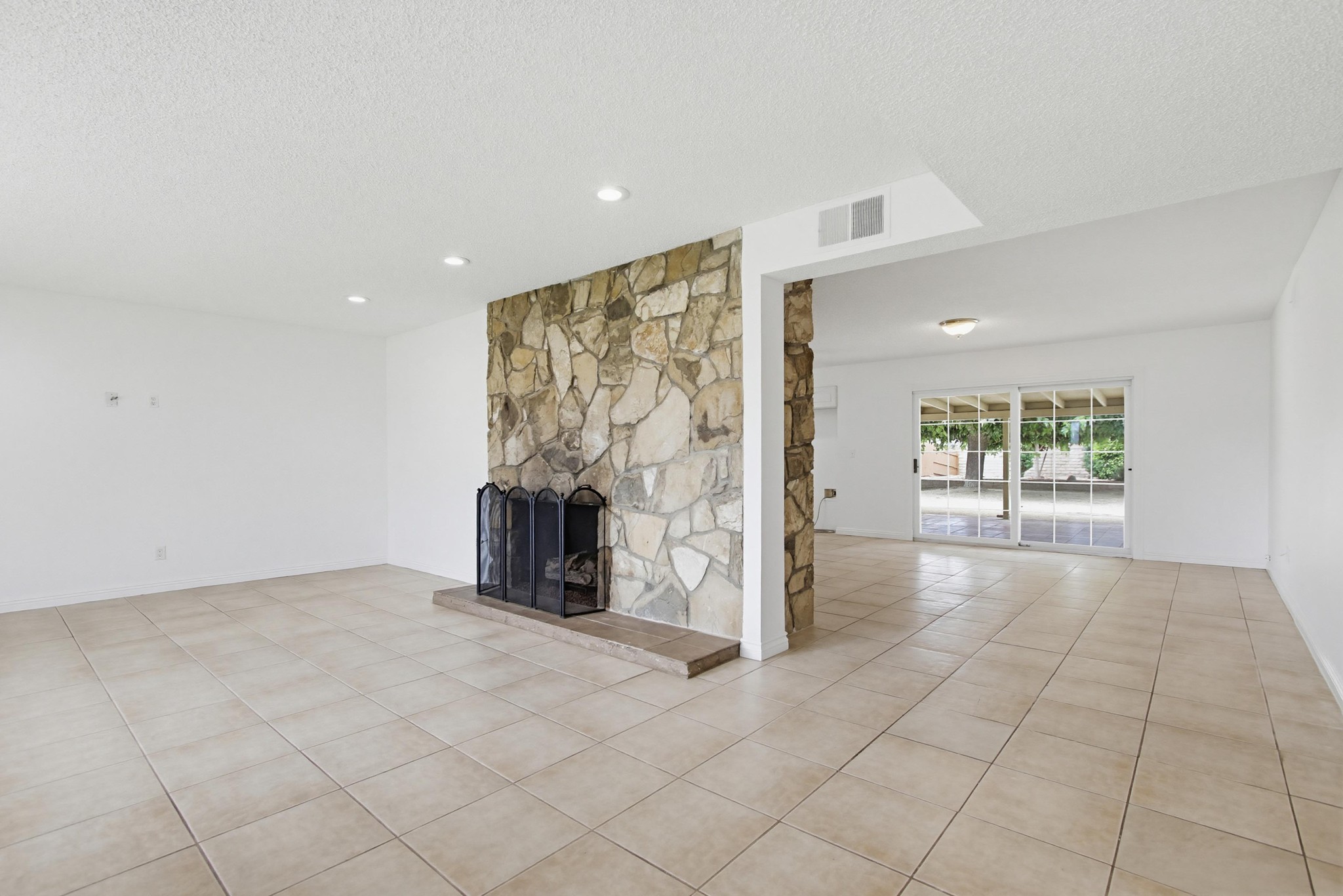 Virtual tour photo 19 of 49 for 12838 Montauk St
