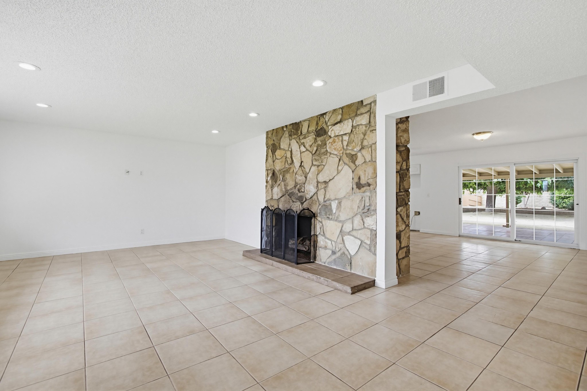 Virtual tour photo 20 of 49 for 12838 Montauk St