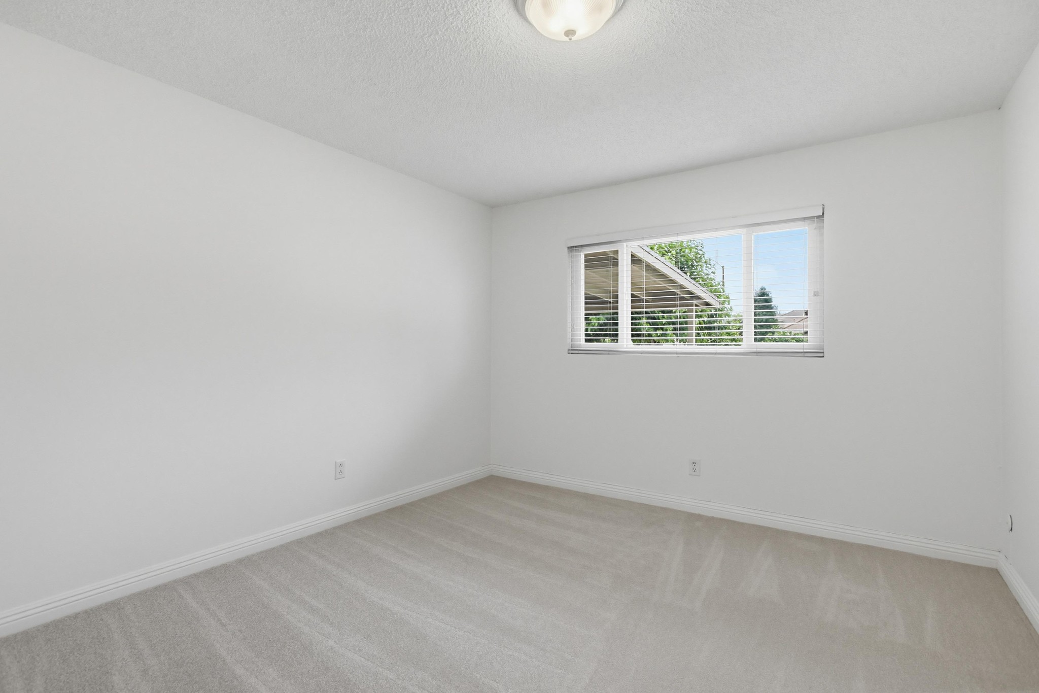 Virtual tour photo 25 of 49 for 12838 Montauk St