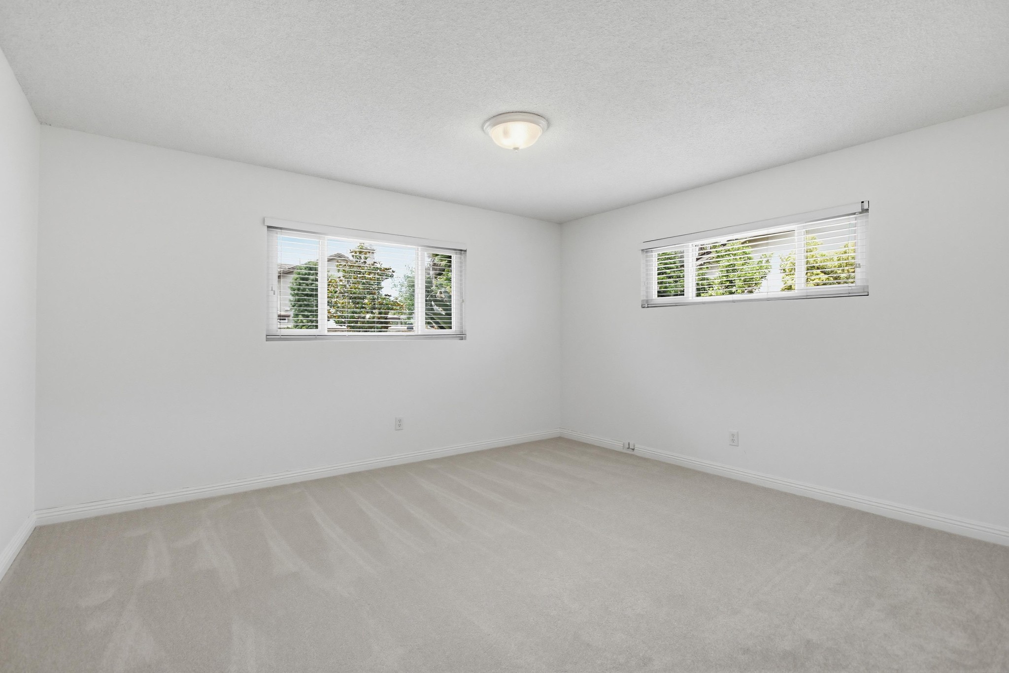 Virtual tour photo 28 of 49 for 12838 Montauk St