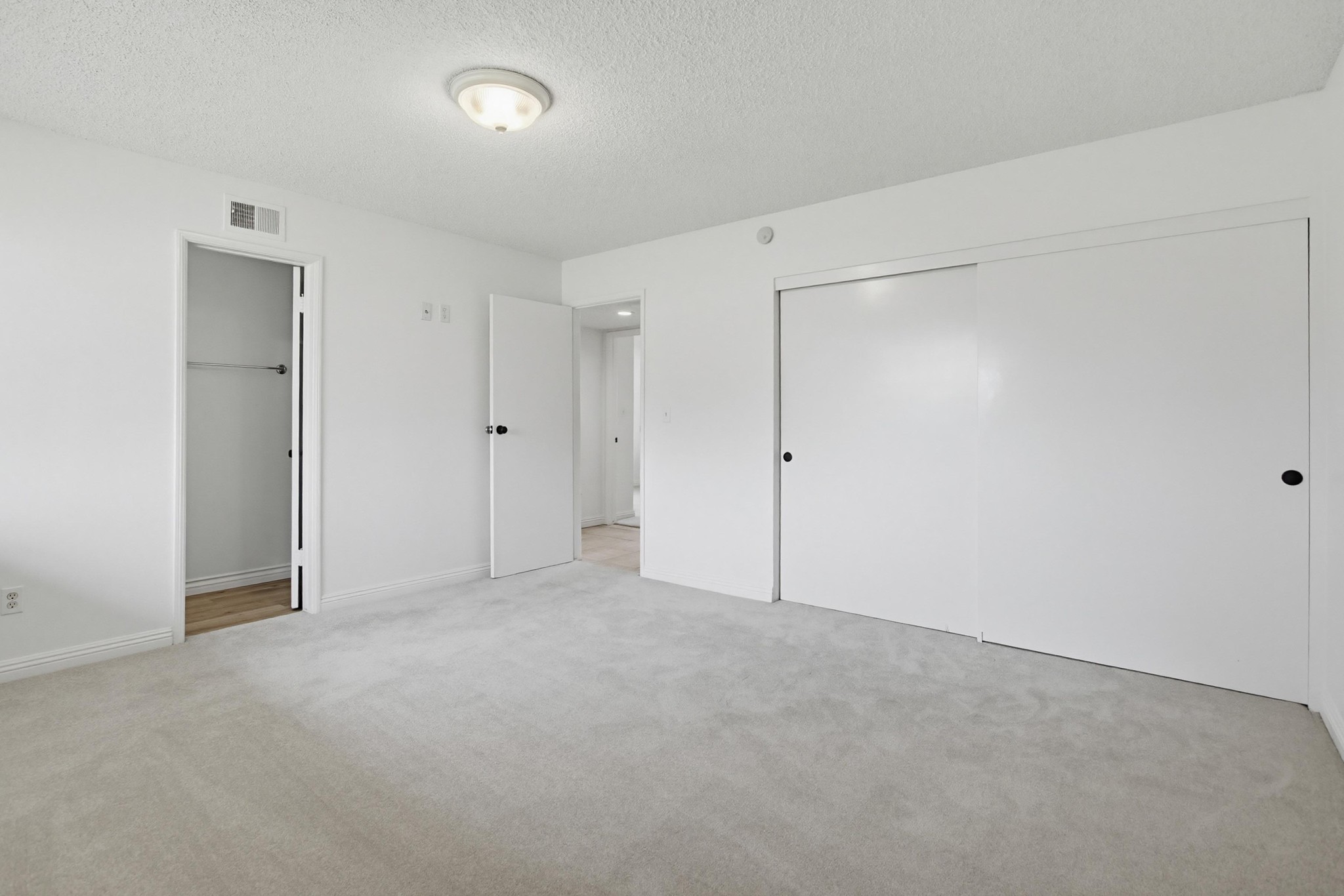 Virtual tour photo 34 of 49 for 12838 Montauk St