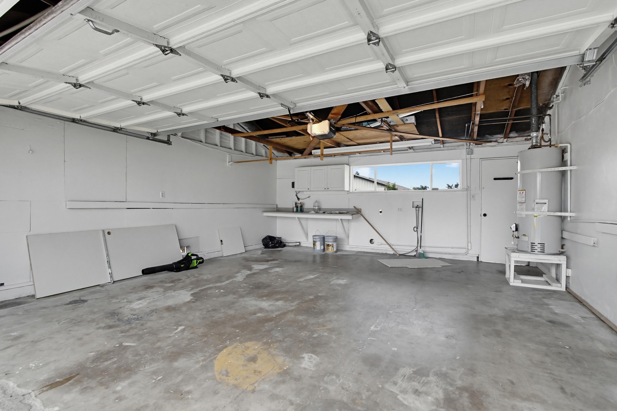 Virtual tour photo 38 of 49 for 12838 Montauk St