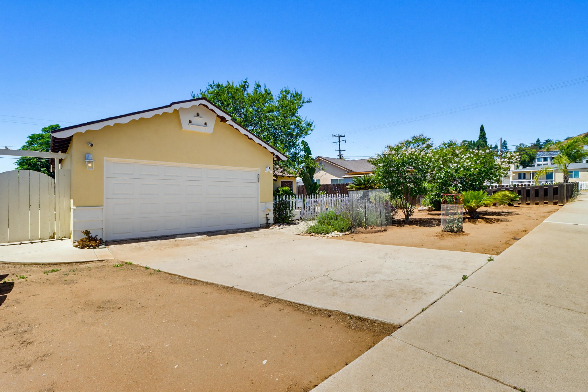 Virtual tour photo 5 of 49 for 1284 Tangerine St