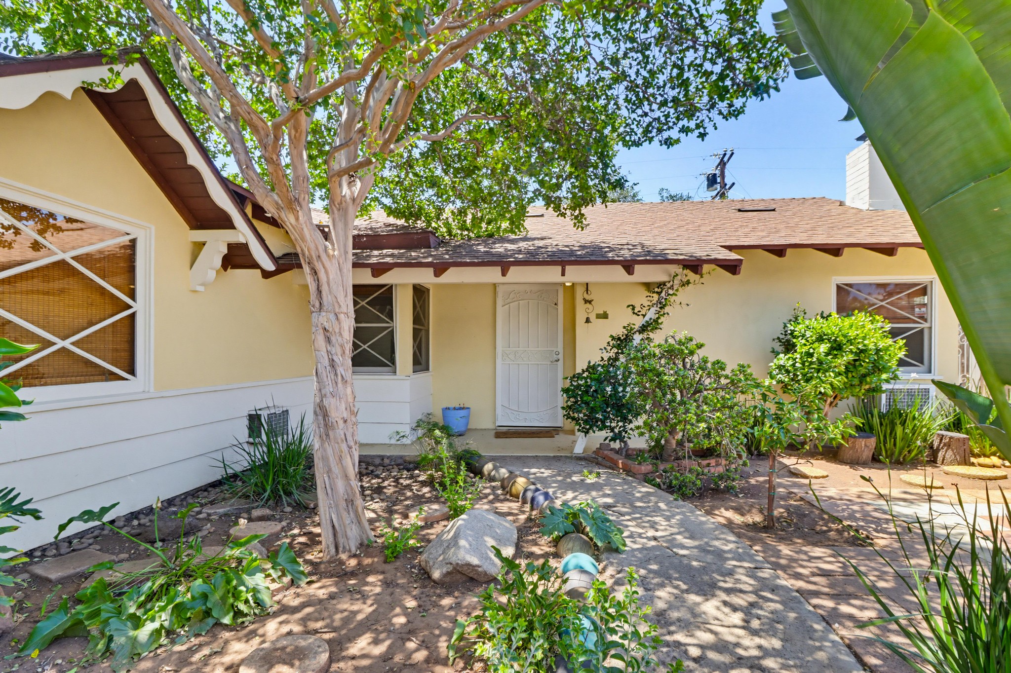 Virtual tour photo 7 of 49 for 1284 Tangerine St