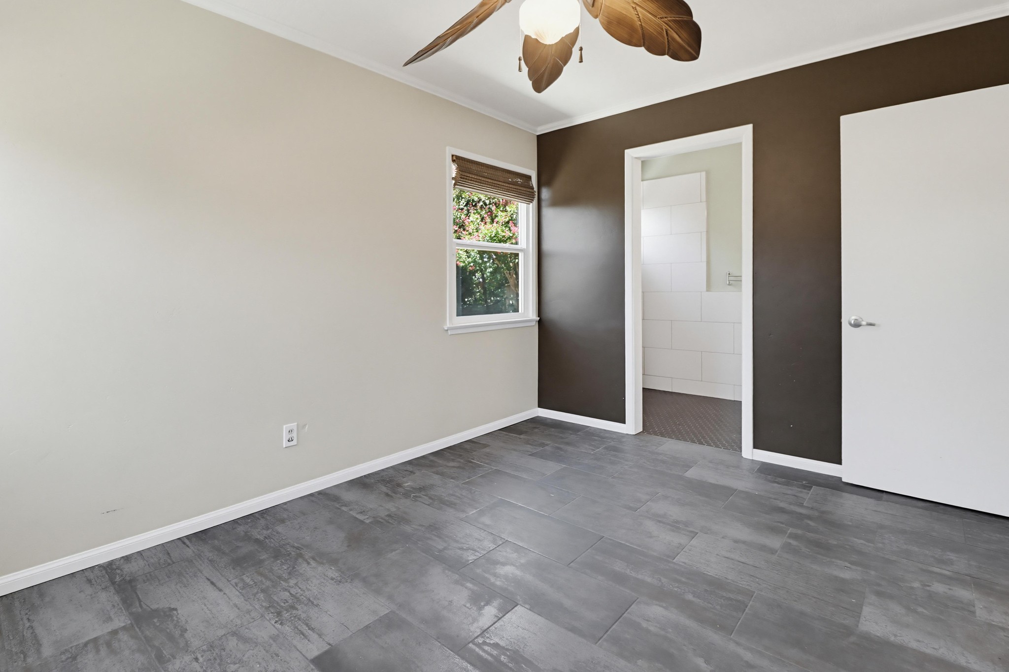 Virtual tour photo 28 of 49 for 1284 Tangerine St
