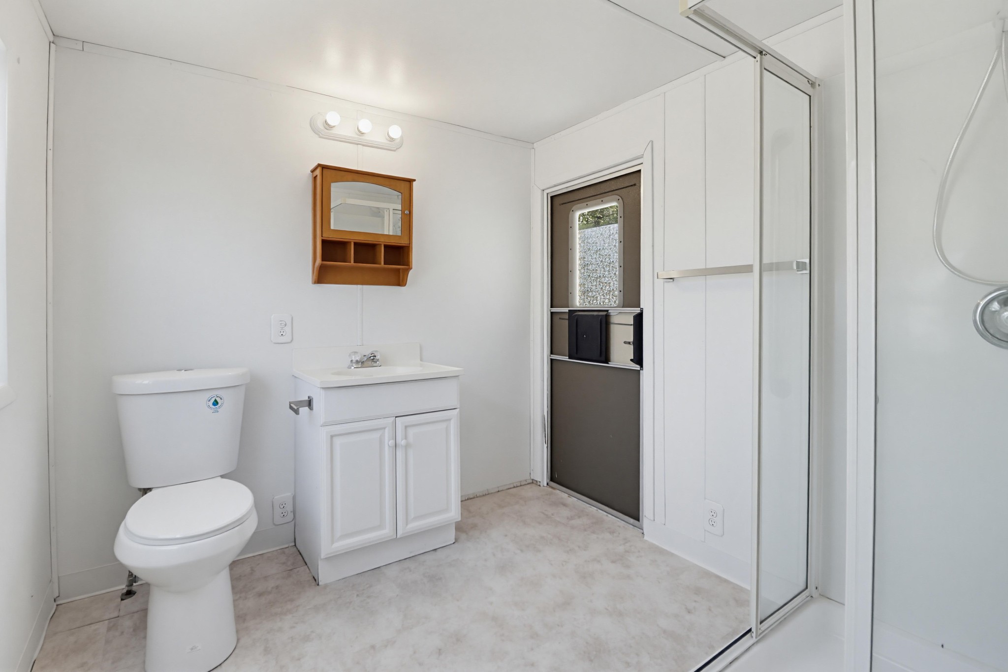 Virtual tour photo 22 of 35 for 1285 E Washington Ave Spc 102