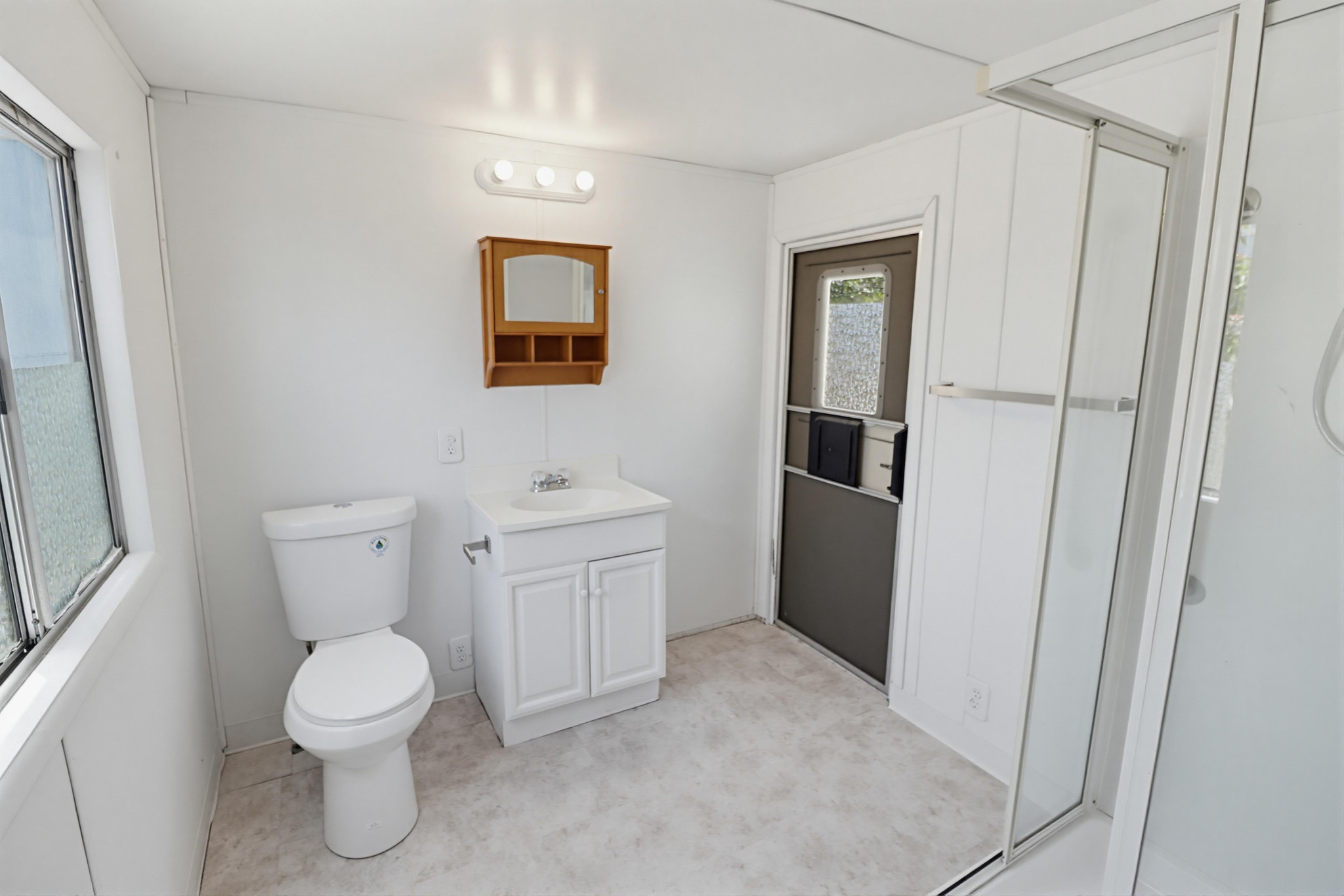 Virtual tour photo 23 of 35 for 1285 E Washington Ave Spc 102