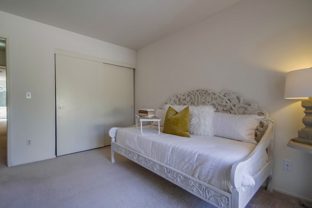 Virtual tour photo 32 of 44 for 12867 Camino De La Breccia