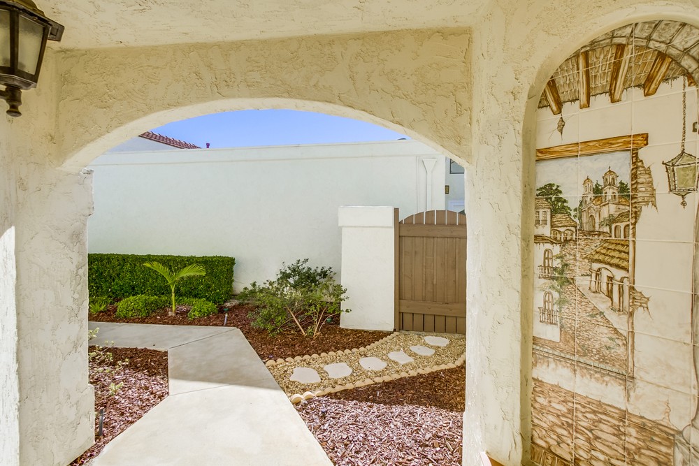 Virtual tour photo 7 of 38 for 12886 Camino Ramillette