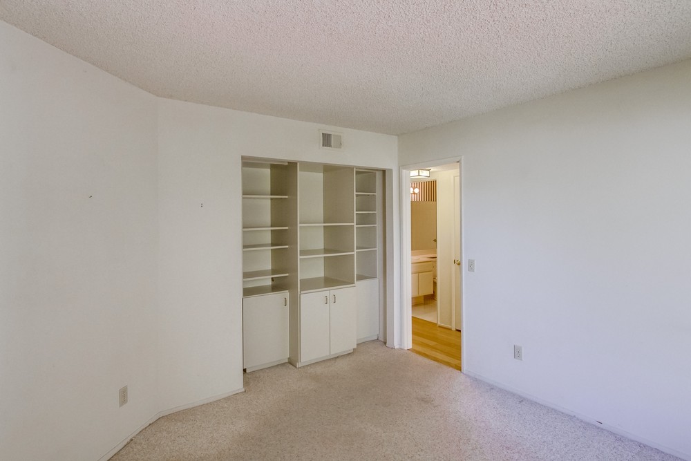 Virtual tour photo 25 of 38 for 12886 Camino Ramillette