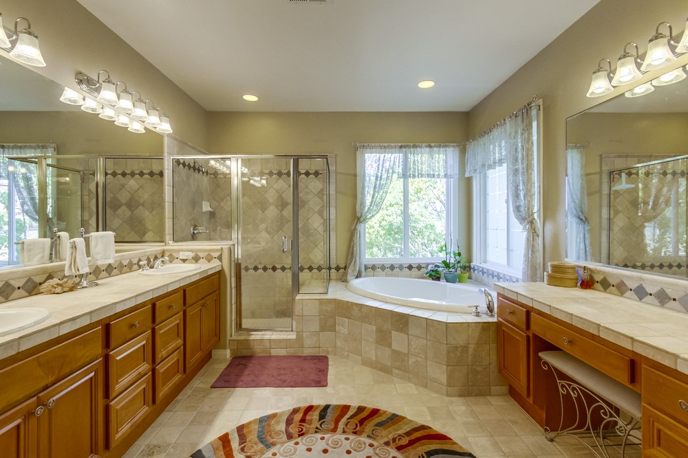 Virtual tour photo 32 of 57 for 12910 SeaBreeze Farms Dr