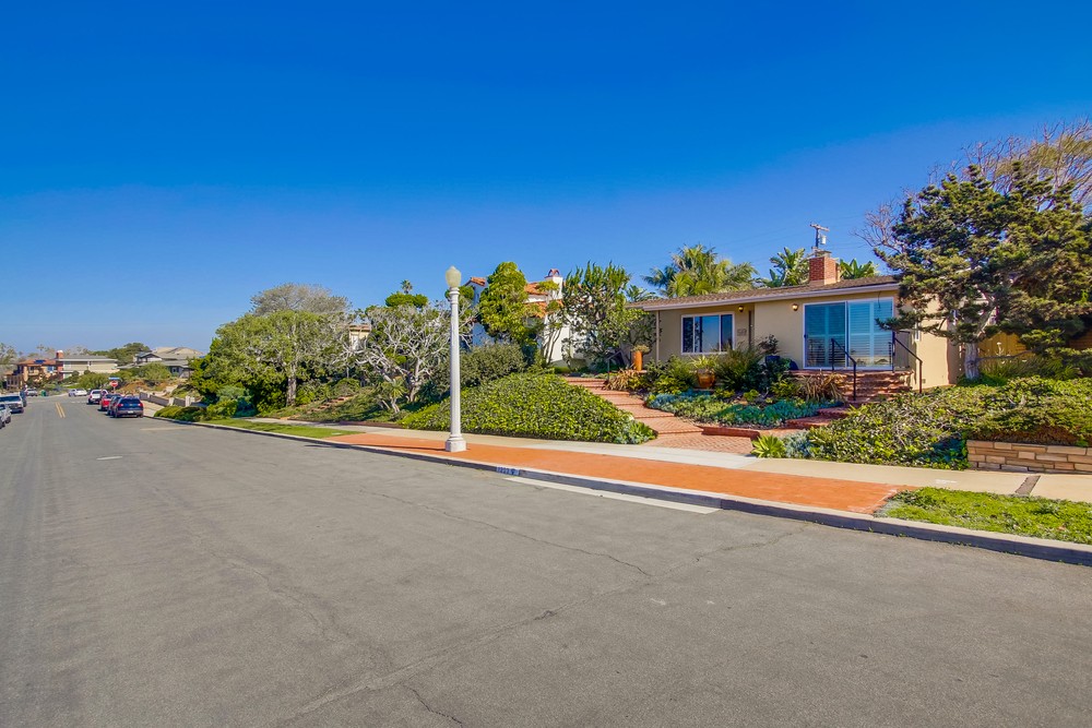 Virtual tour photo 4 of 68 for 1293 Alexandria Dr
