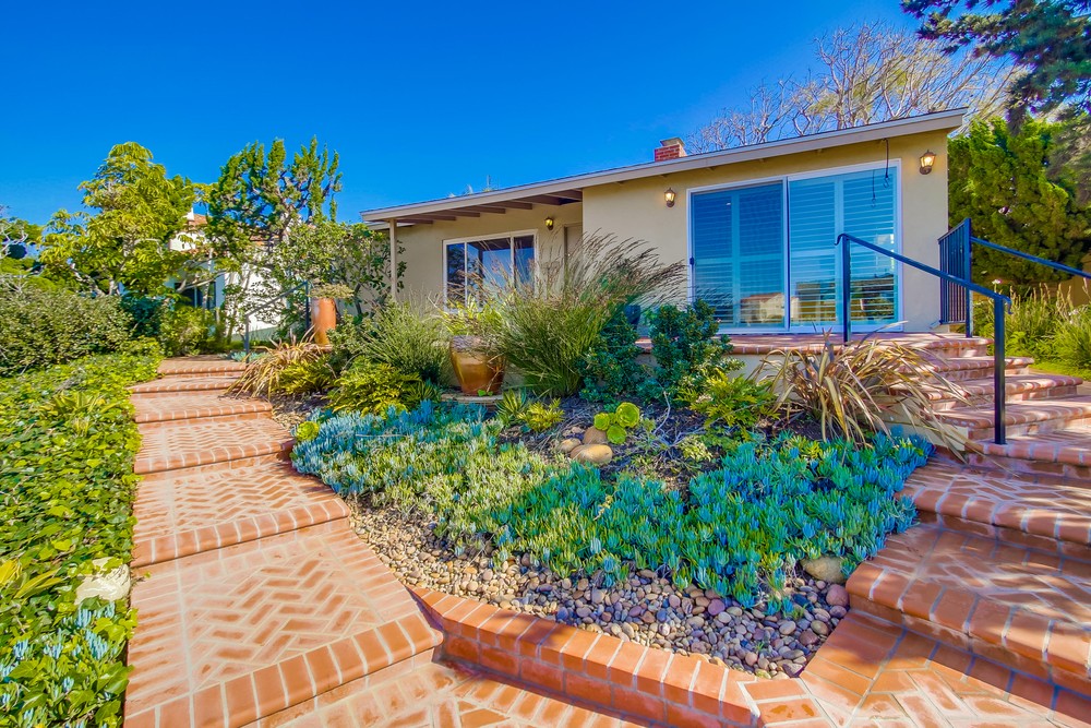 Virtual tour photo 8 of 68 for 1293 Alexandria Dr
