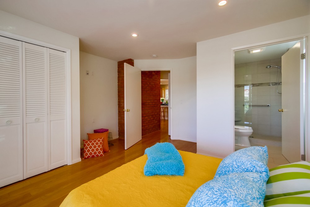 Virtual tour photo 35 of 68 for 1293 Alexandria Dr