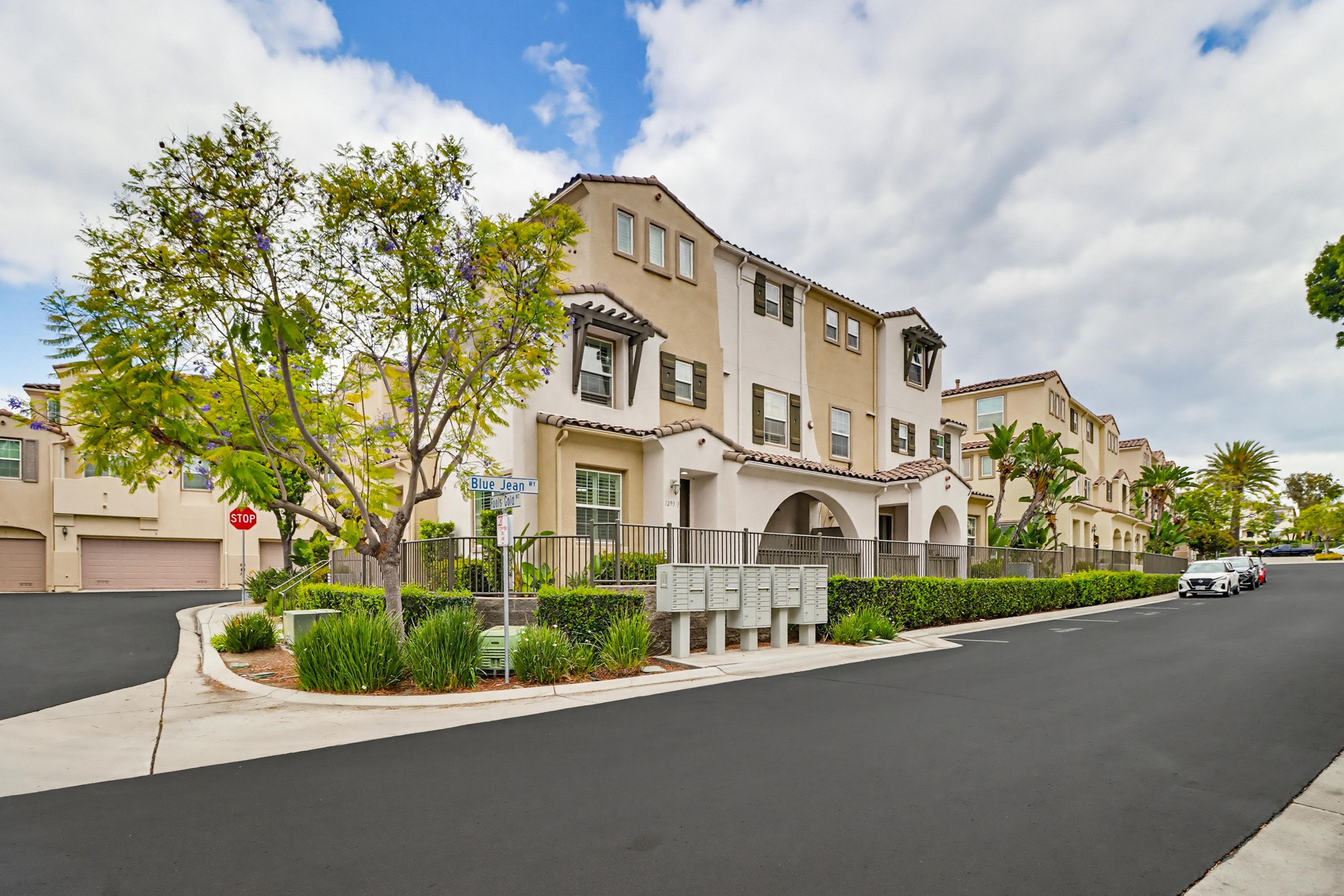 Virtual tour photo 1 of 55 for 1293 Fools Gold Wy UNIT 3