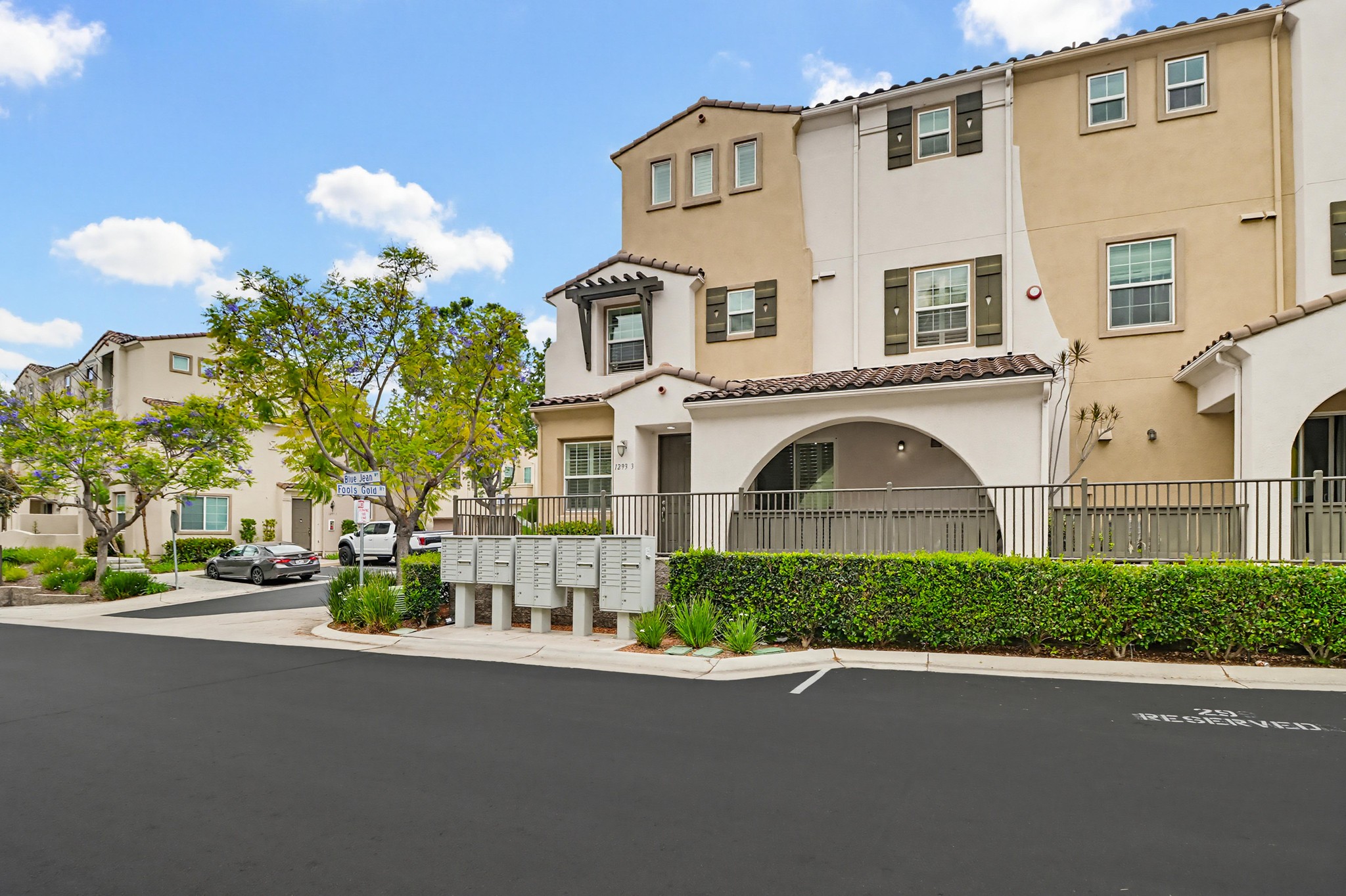 Virtual tour photo 5 of 55 for 1293 Fools Gold Wy UNIT 3
