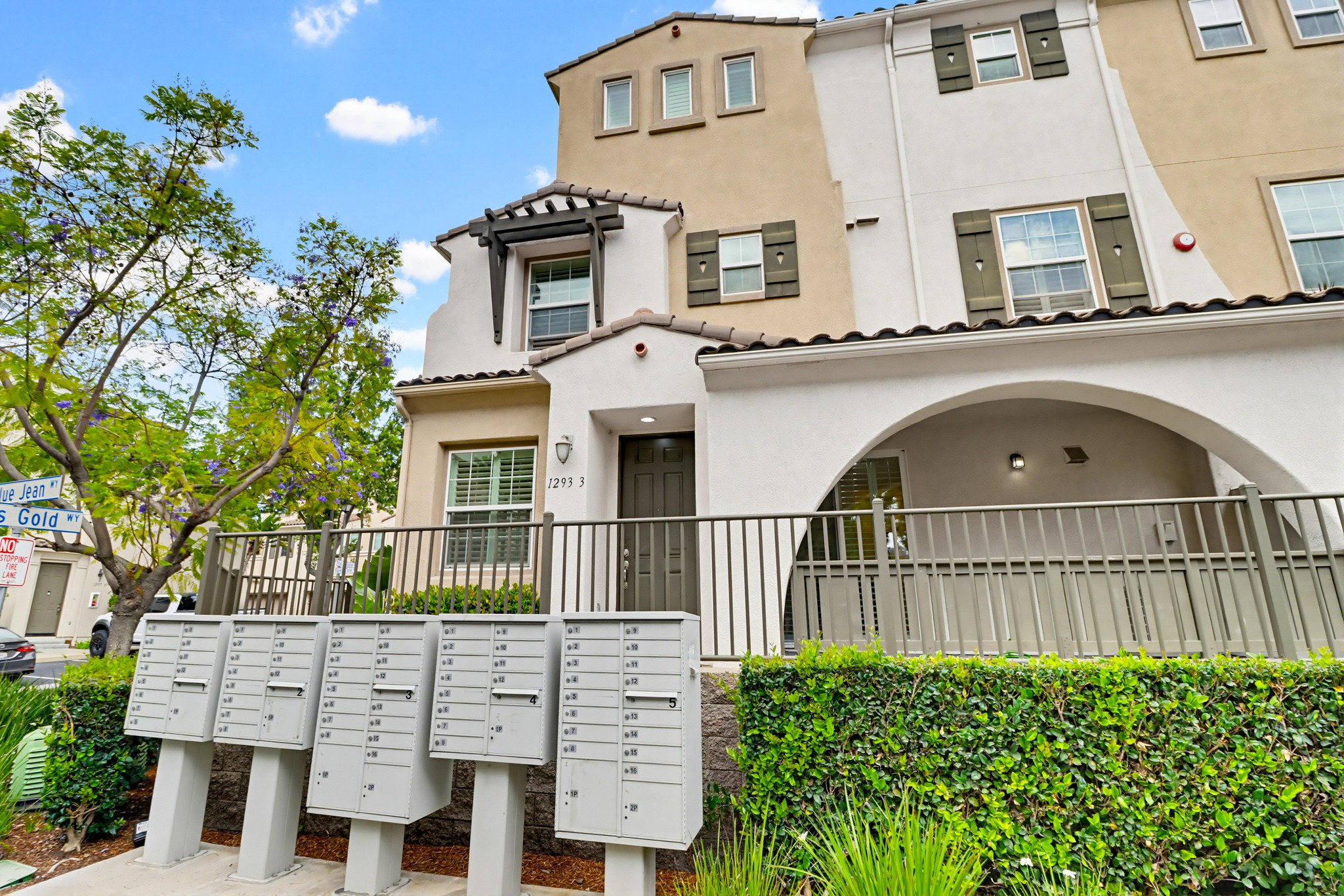 Virtual tour photo 7 of 55 for 1293 Fools Gold Wy UNIT 3