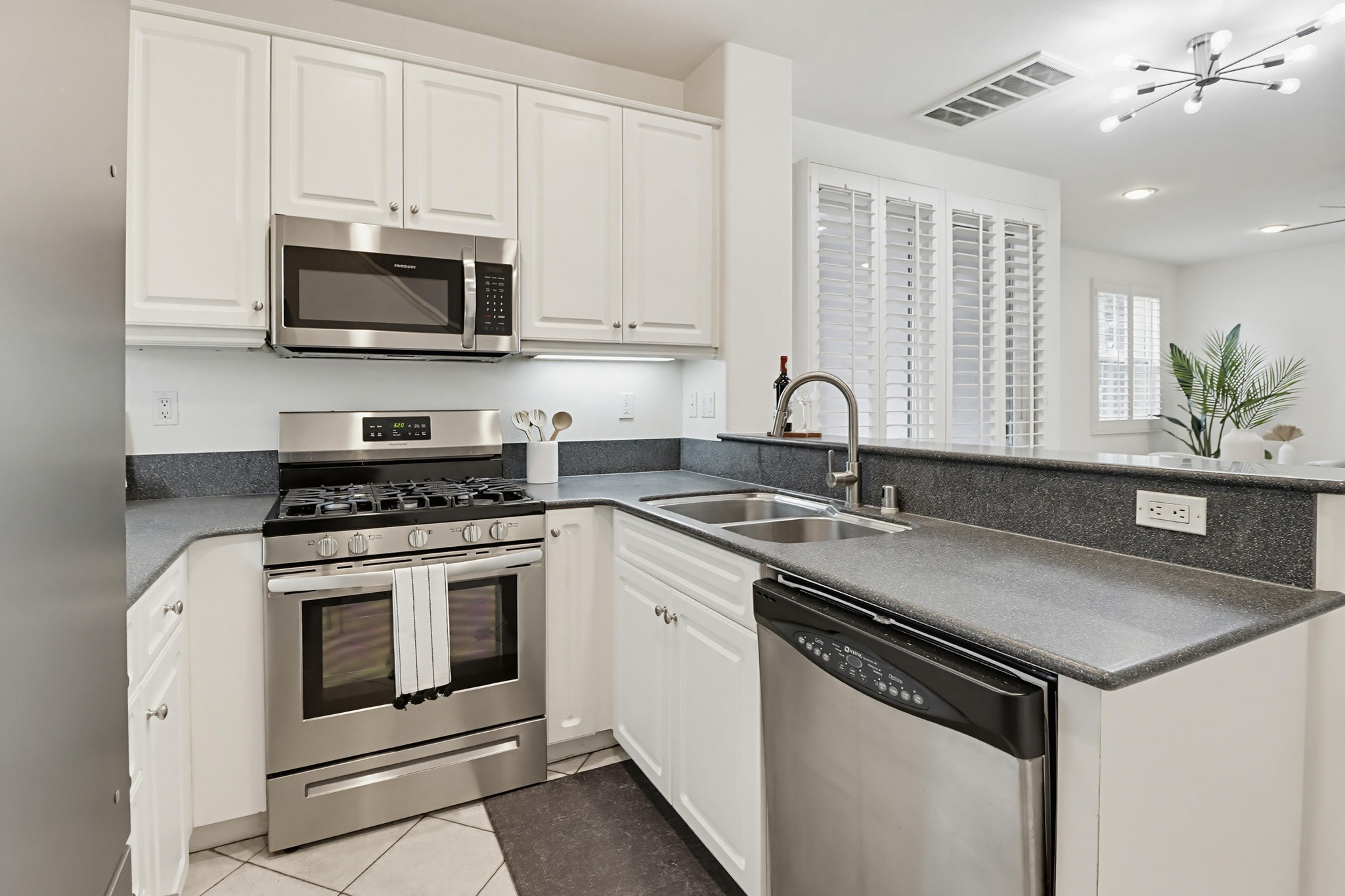 Virtual tour photo 18 of 55 for 1293 Fools Gold Wy UNIT 3