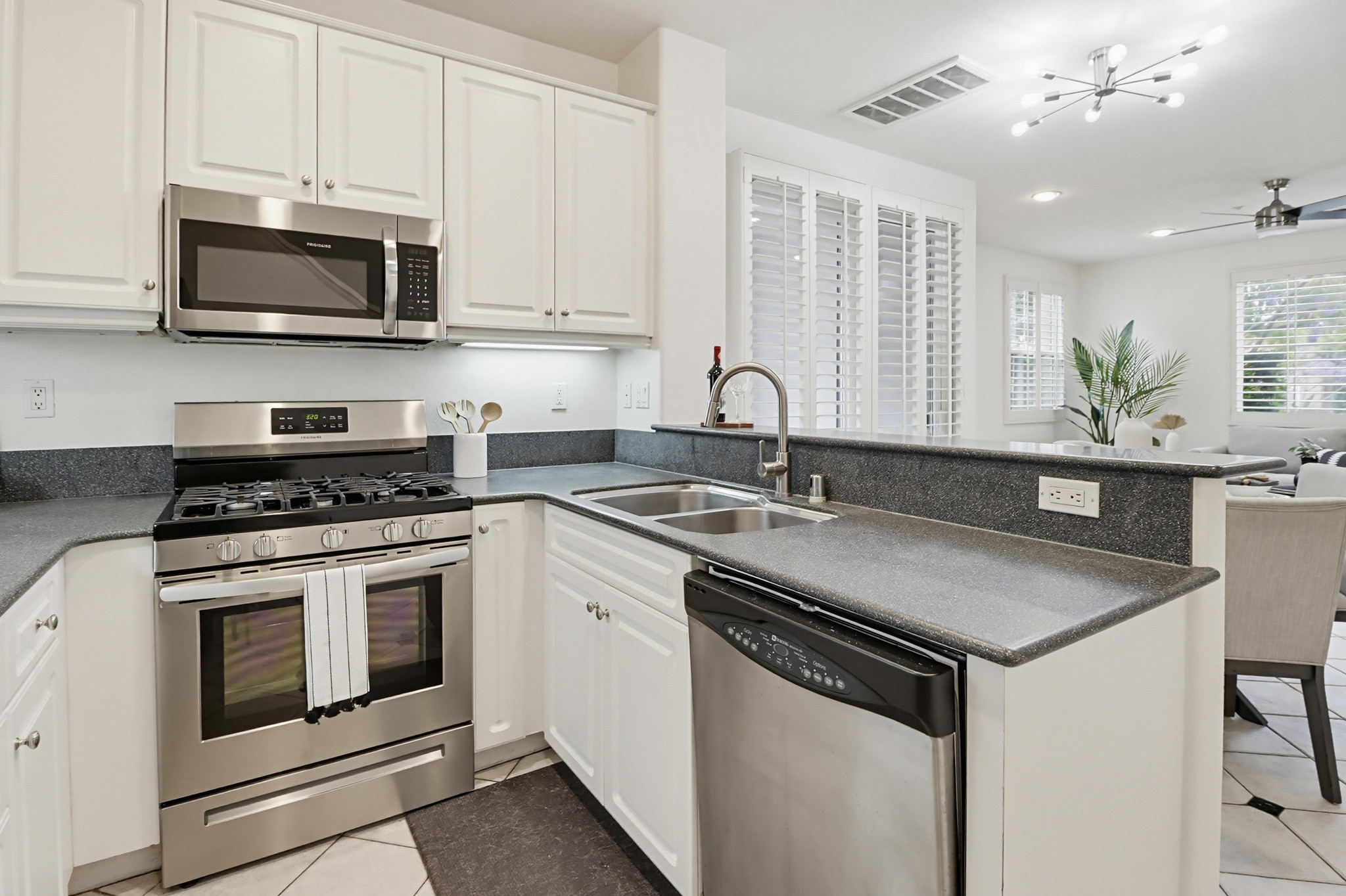 Virtual tour photo 19 of 55 for 1293 Fools Gold Wy UNIT 3