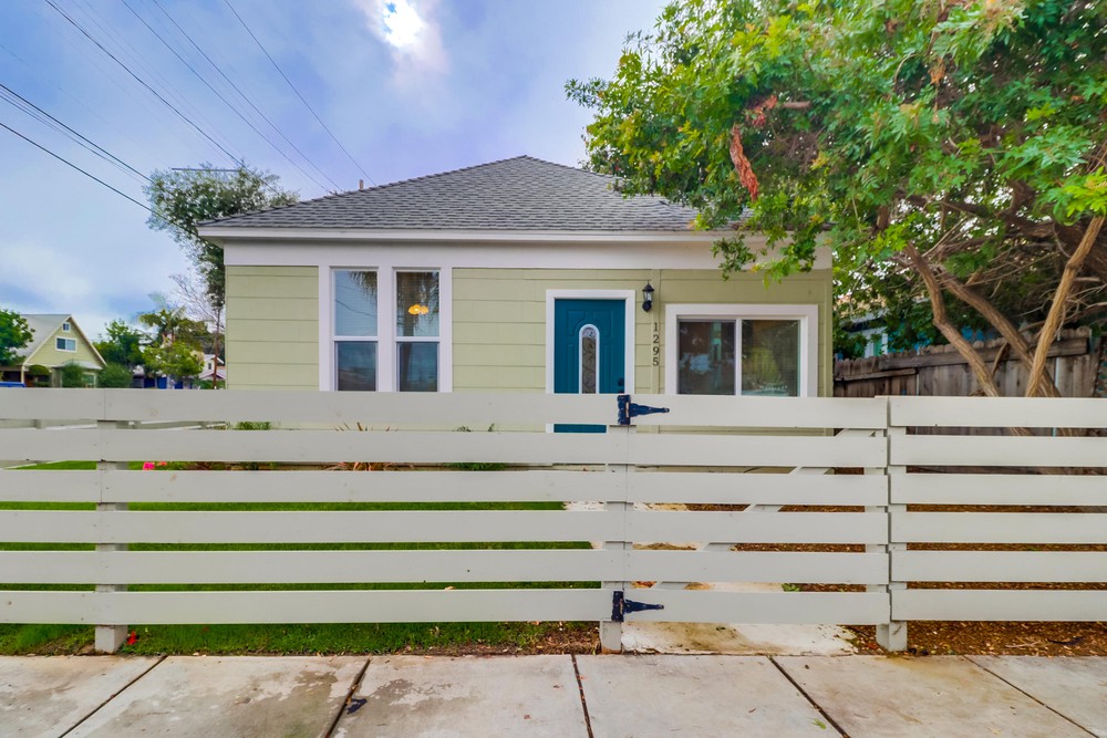 Virtual tour photo 1 of 26 for 1295 Essex St
