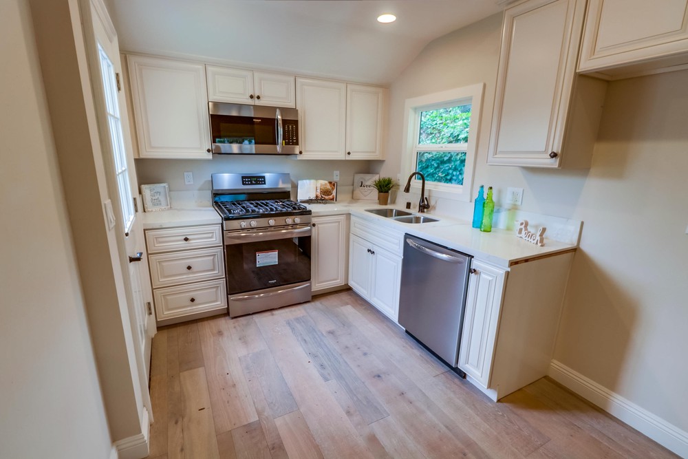 Virtual tour photo 14 of 26 for 1295 Essex St