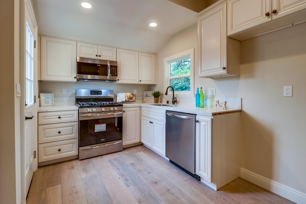 Virtual tour photo 15 of 26 for 1295 Essex St