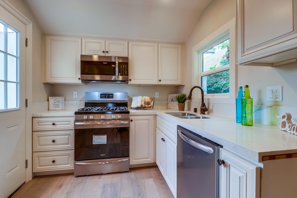 Virtual tour photo 17 of 26 for 1295 Essex St