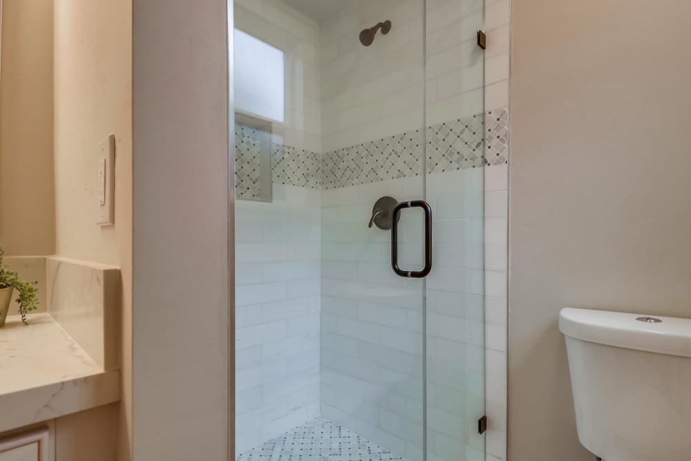 Virtual tour photo 25 of 26 for 1295 Essex St