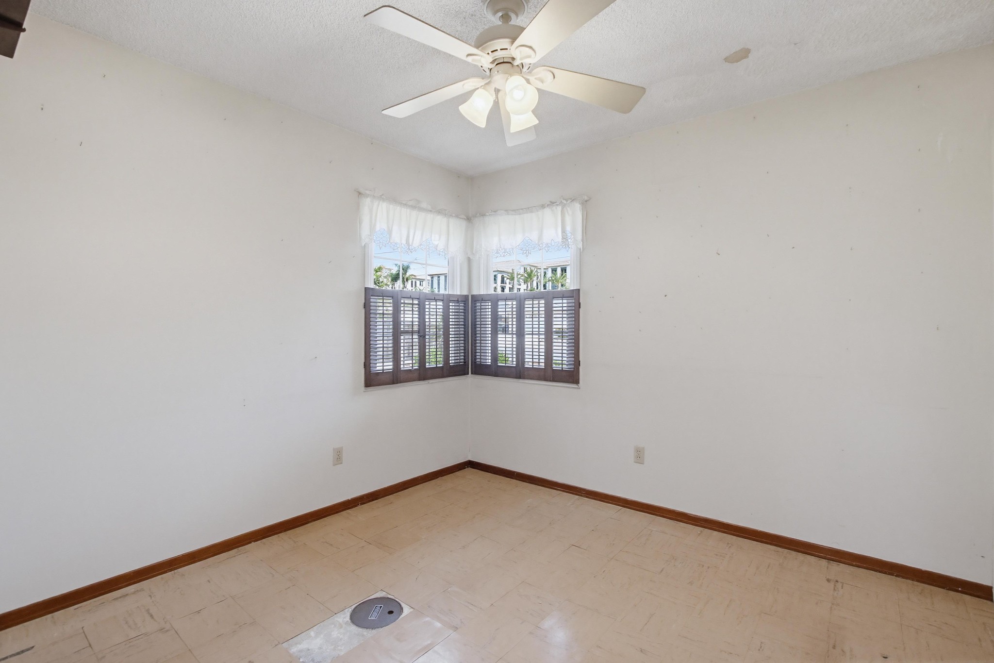 Virtual tour photo 21 of 52 for 12957 Ilene St