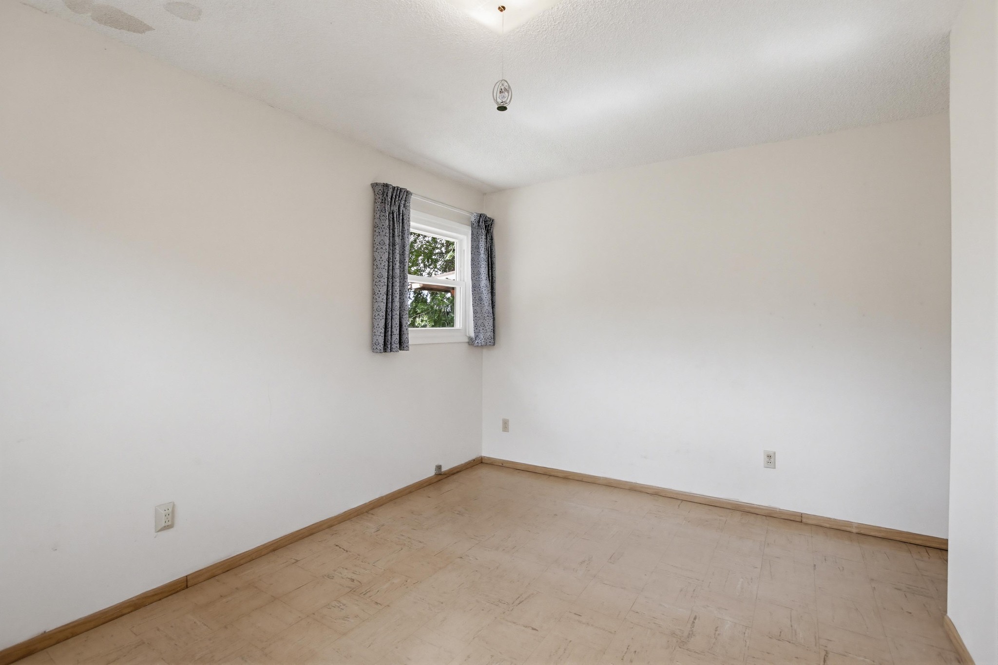 Virtual tour photo 28 of 52 for 12957 Ilene St