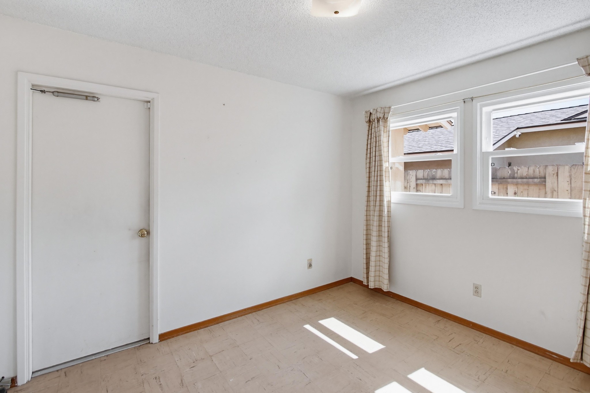Virtual tour photo 32 of 52 for 12957 Ilene St