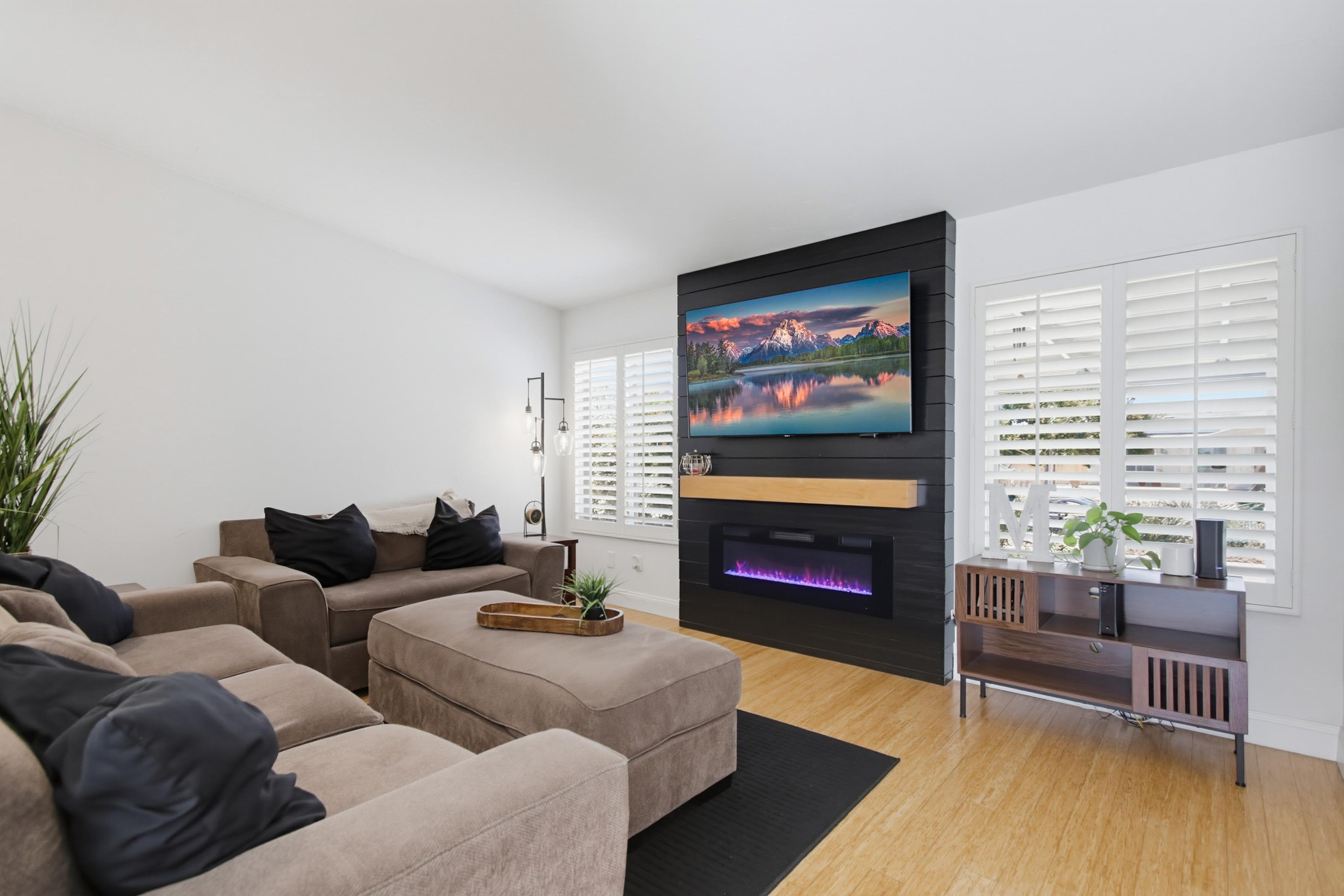 Virtual tour photo 10 of 49 for 12979 Calle De Las Rosas