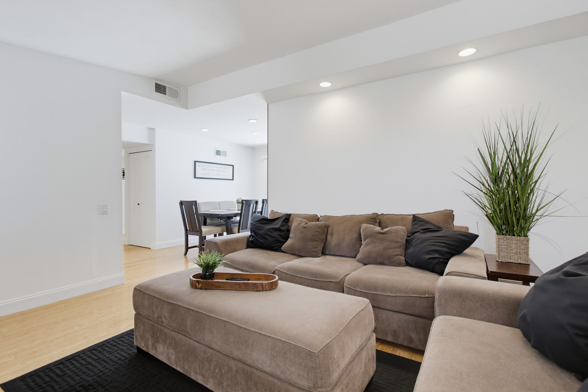 Virtual tour photo 13 of 49 for 12979 Calle De Las Rosas