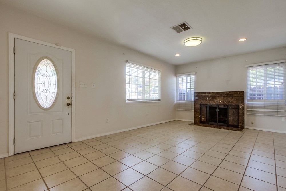 Virtual tour photo 10 of 38 for 130 W Lewis St