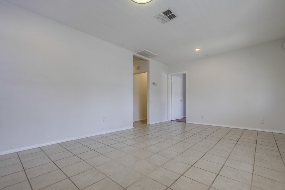 Virtual tour photo 12 of 38 for 130 W Lewis St