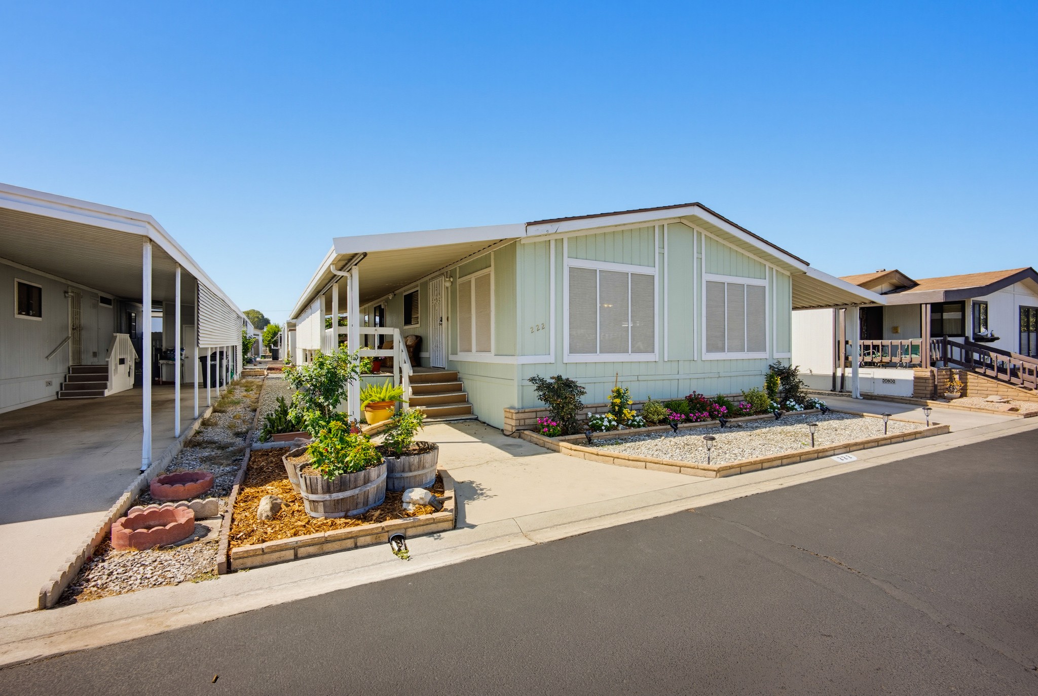 Virtual tour photo 1 of 37 for 1300 W Menlo Ave