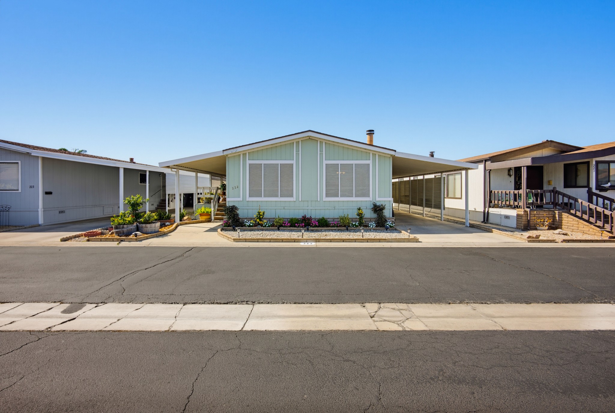 Virtual tour photo 3 of 37 for 1300 W Menlo Ave
