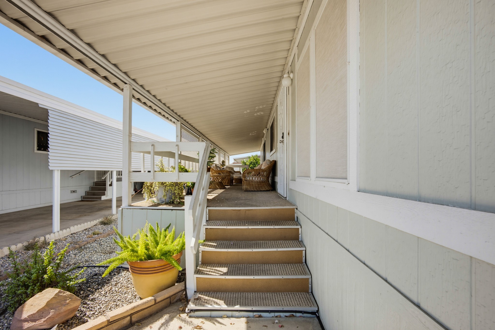 Virtual tour photo 5 of 37 for 1300 W Menlo Ave