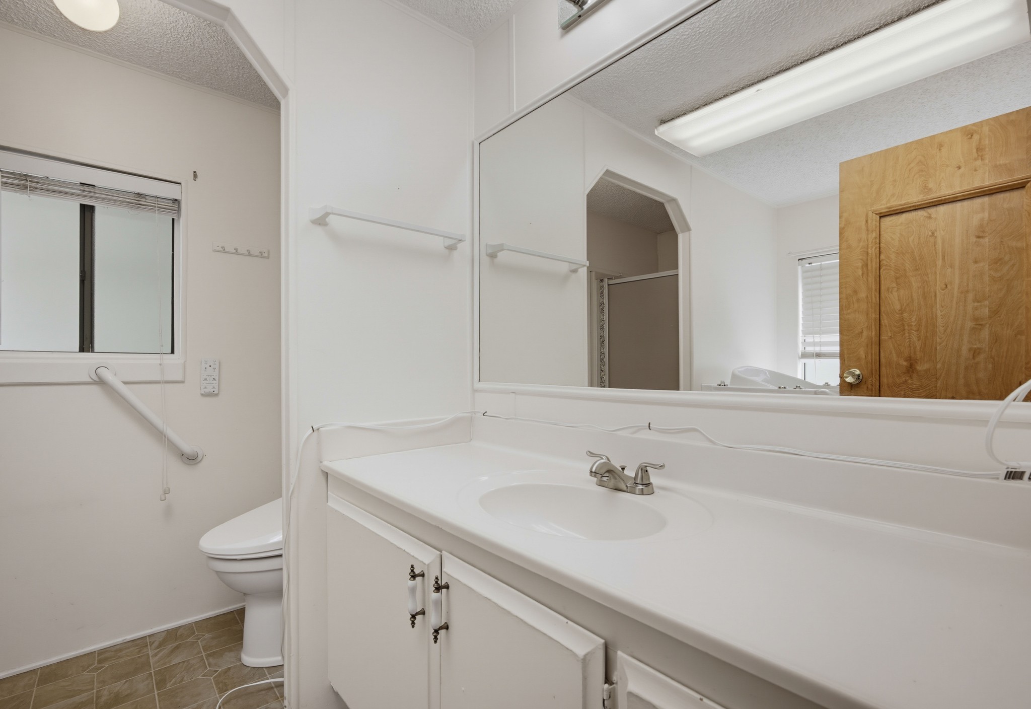 Virtual tour photo 26 of 37 for 1300 W Menlo Ave