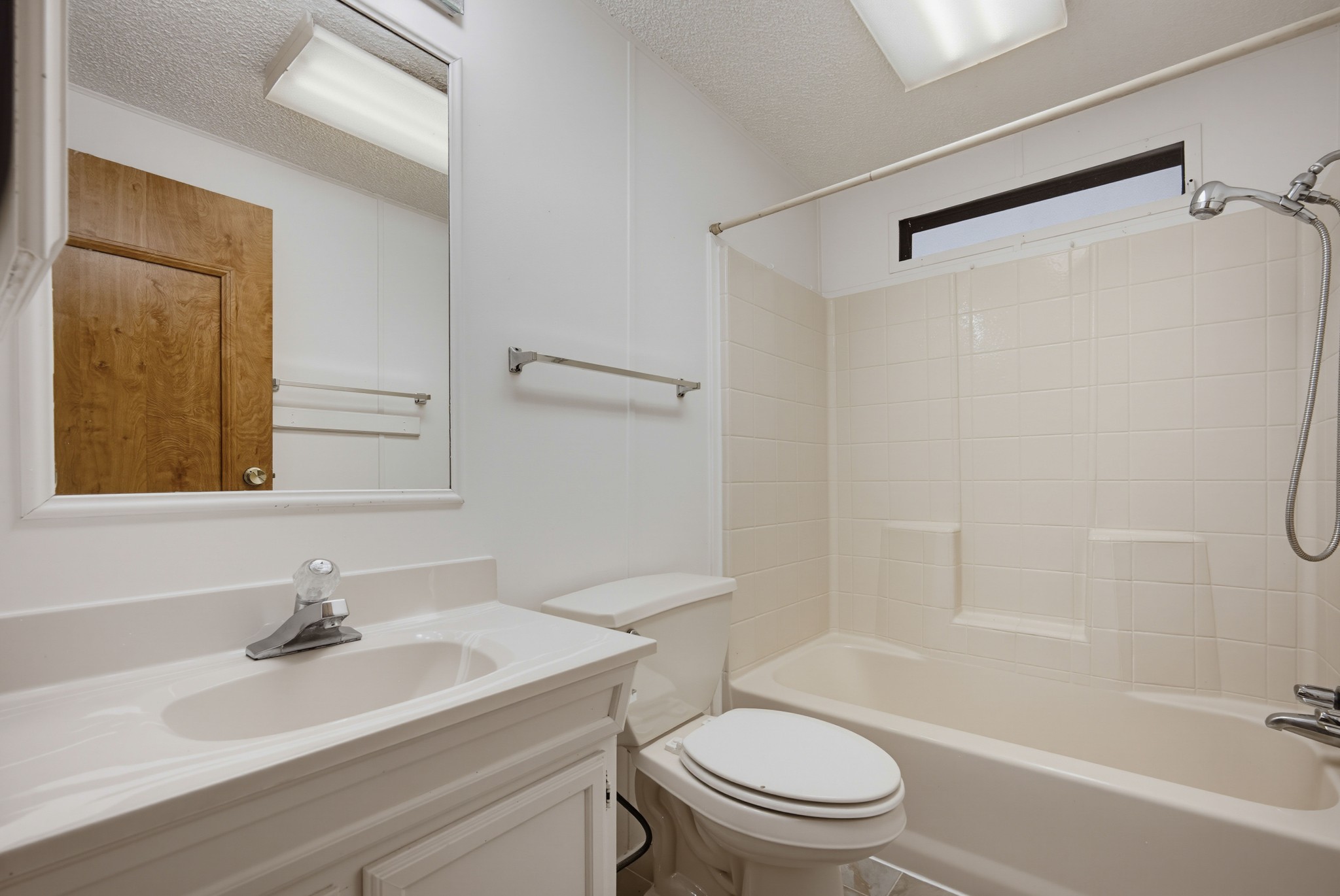 Virtual tour photo 29 of 37 for 1300 W Menlo Ave