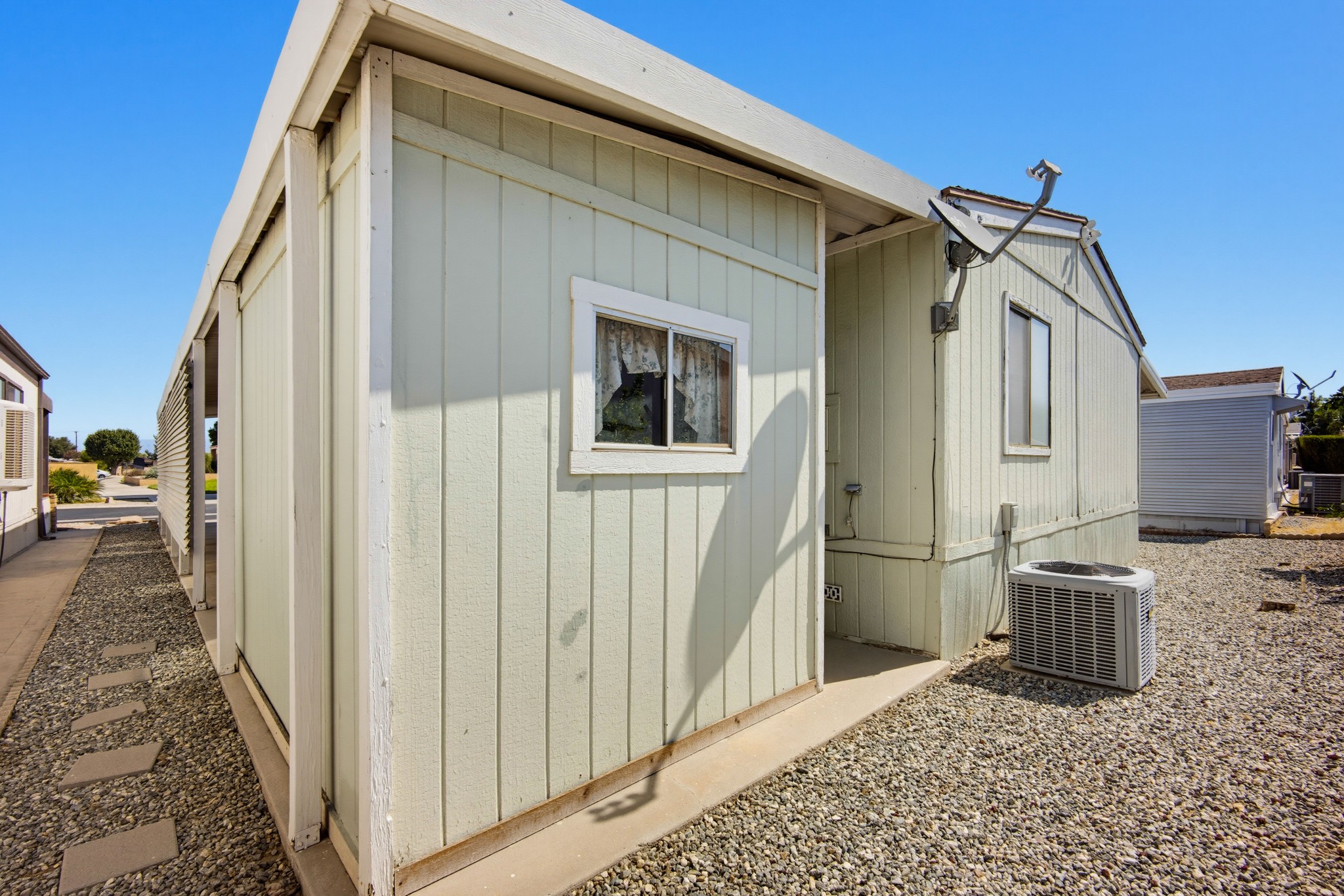 Virtual tour photo 34 of 37 for 1300 W Menlo Ave