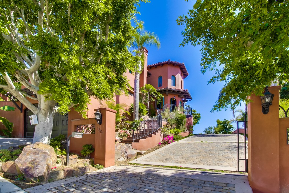 Virtual tour photo 6 of 114 for 1301 Sassafras St
