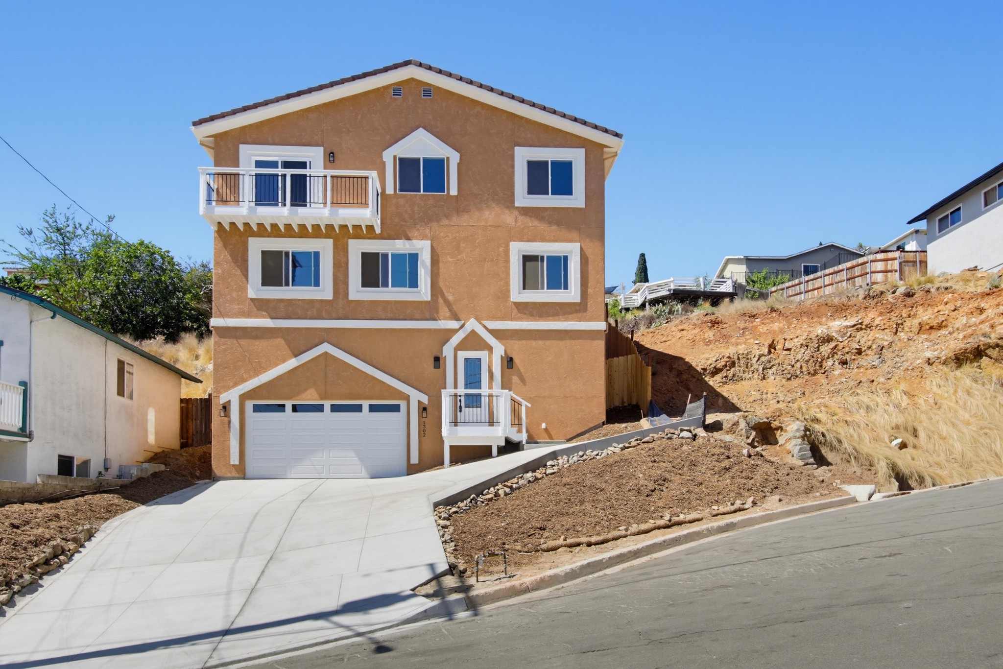 Virtual tour photo 3 of 70 for 1302 La Presa Ave