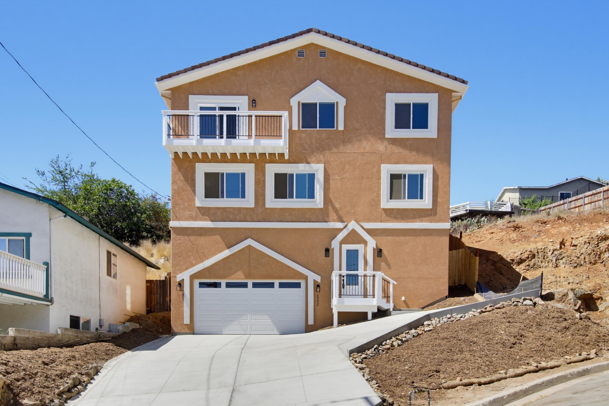 Virtual tour photo 6 of 70 for 1302 La Presa Ave