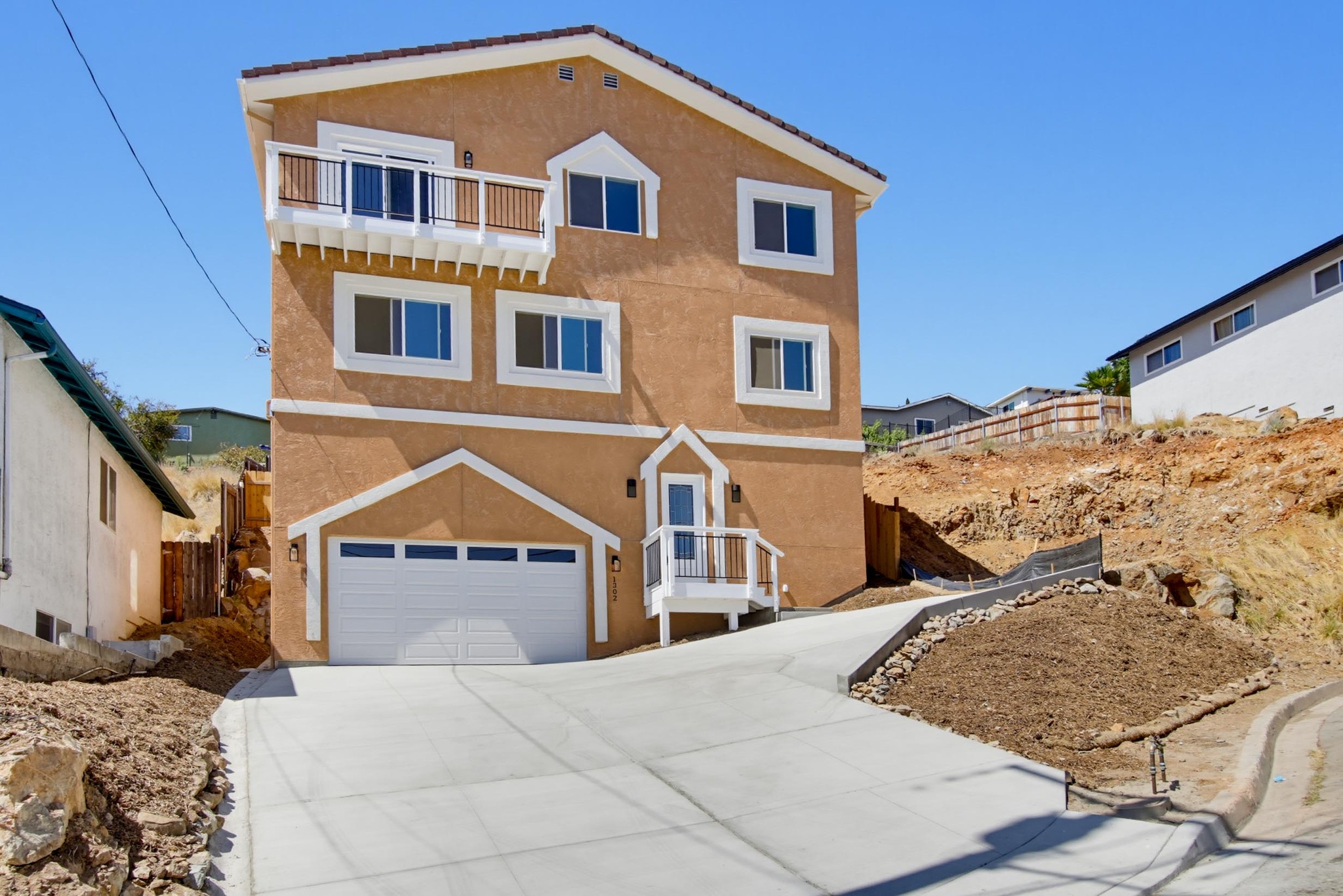 Virtual tour photo 8 of 70 for 1302 La Presa Ave