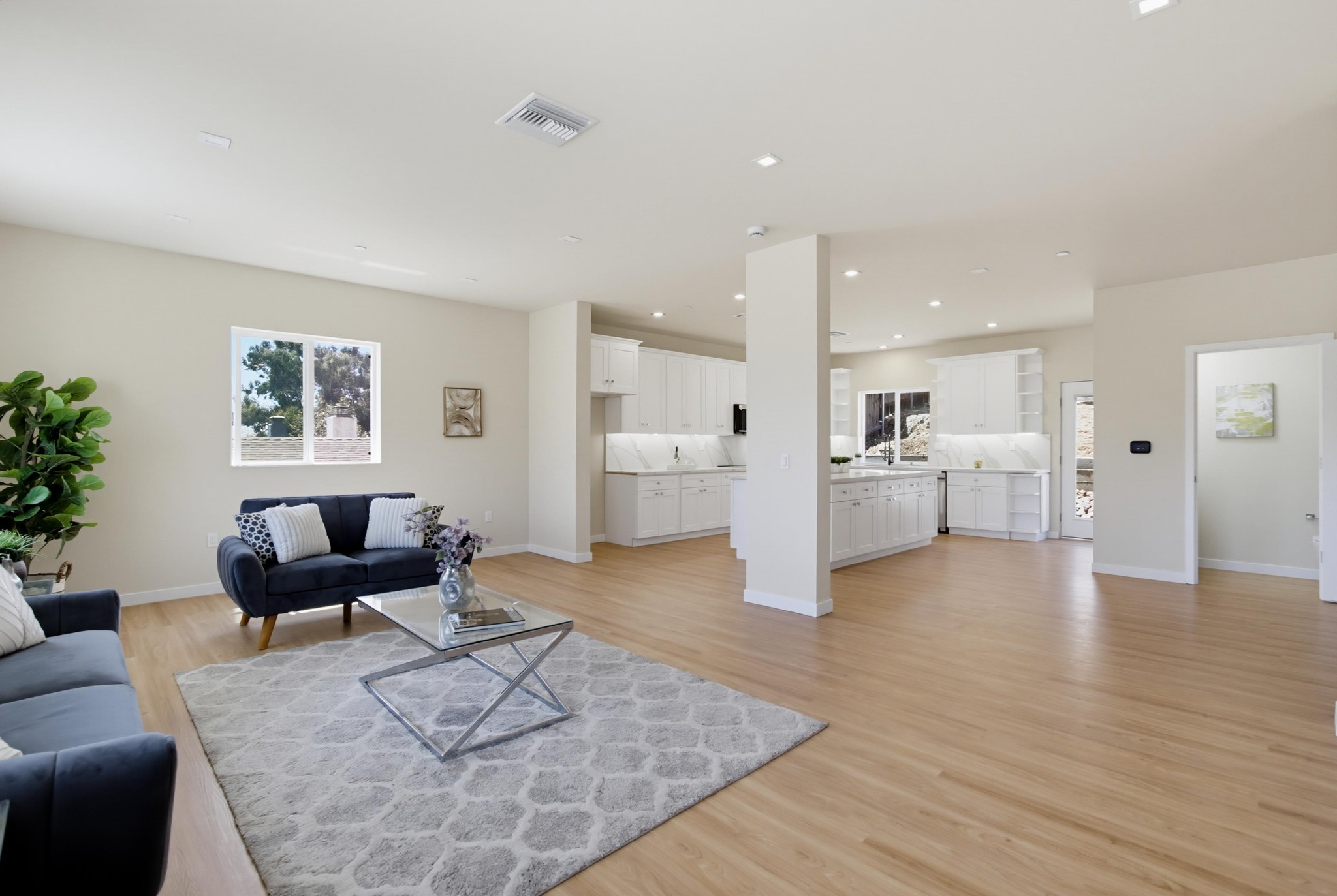 Virtual tour photo 11 of 70 for 1302 La Presa Ave