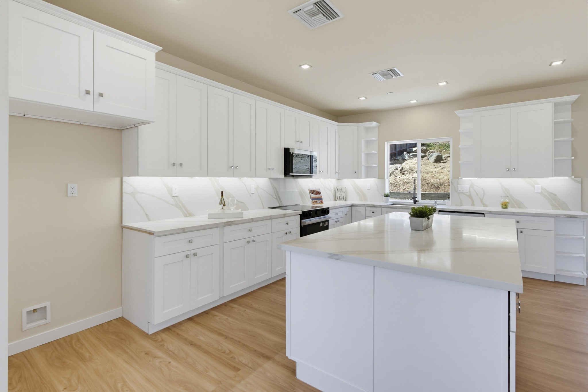 Virtual tour photo 14 of 70 for 1302 La Presa Ave