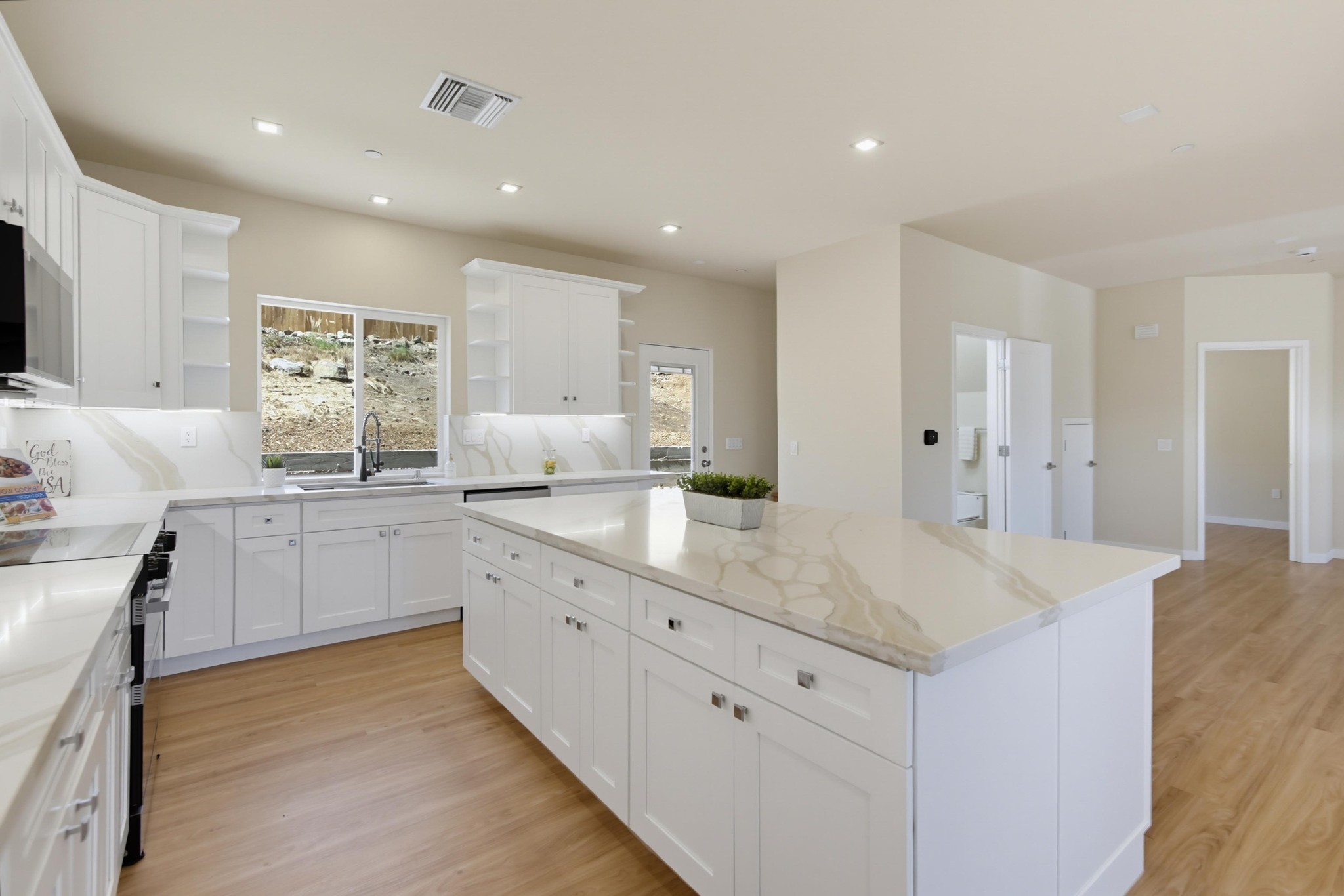 Virtual tour photo 18 of 70 for 1302 La Presa Ave