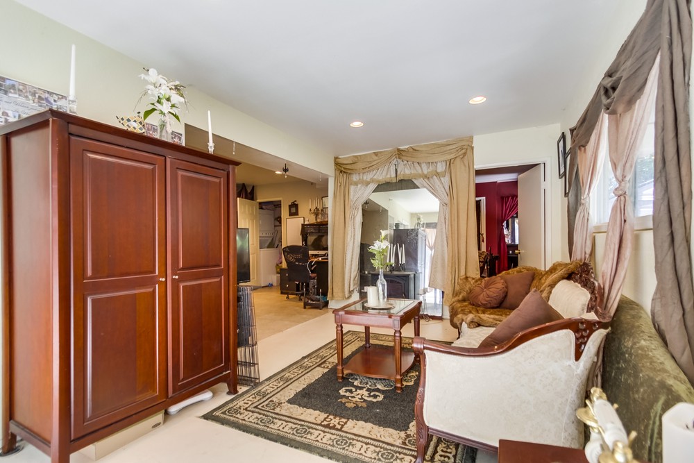 Virtual tour photo 21 of 52 for 1303 Brunner St