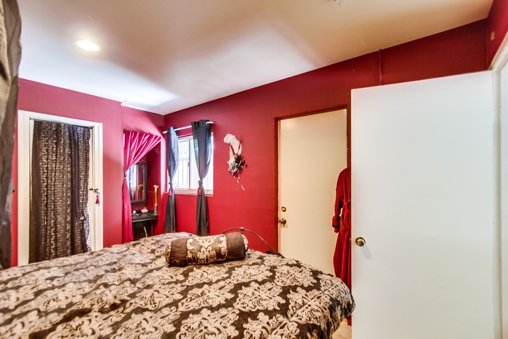 Virtual tour photo 26 of 52 for 1303 Brunner St